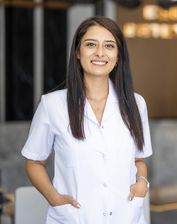 Diş Hekimi Merve Taşkıran Kara